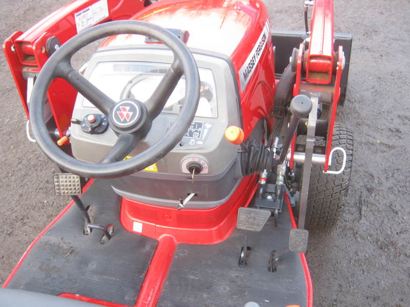 Tractors - Compact  Massey Ferguson GC1705 Tractor  Photo